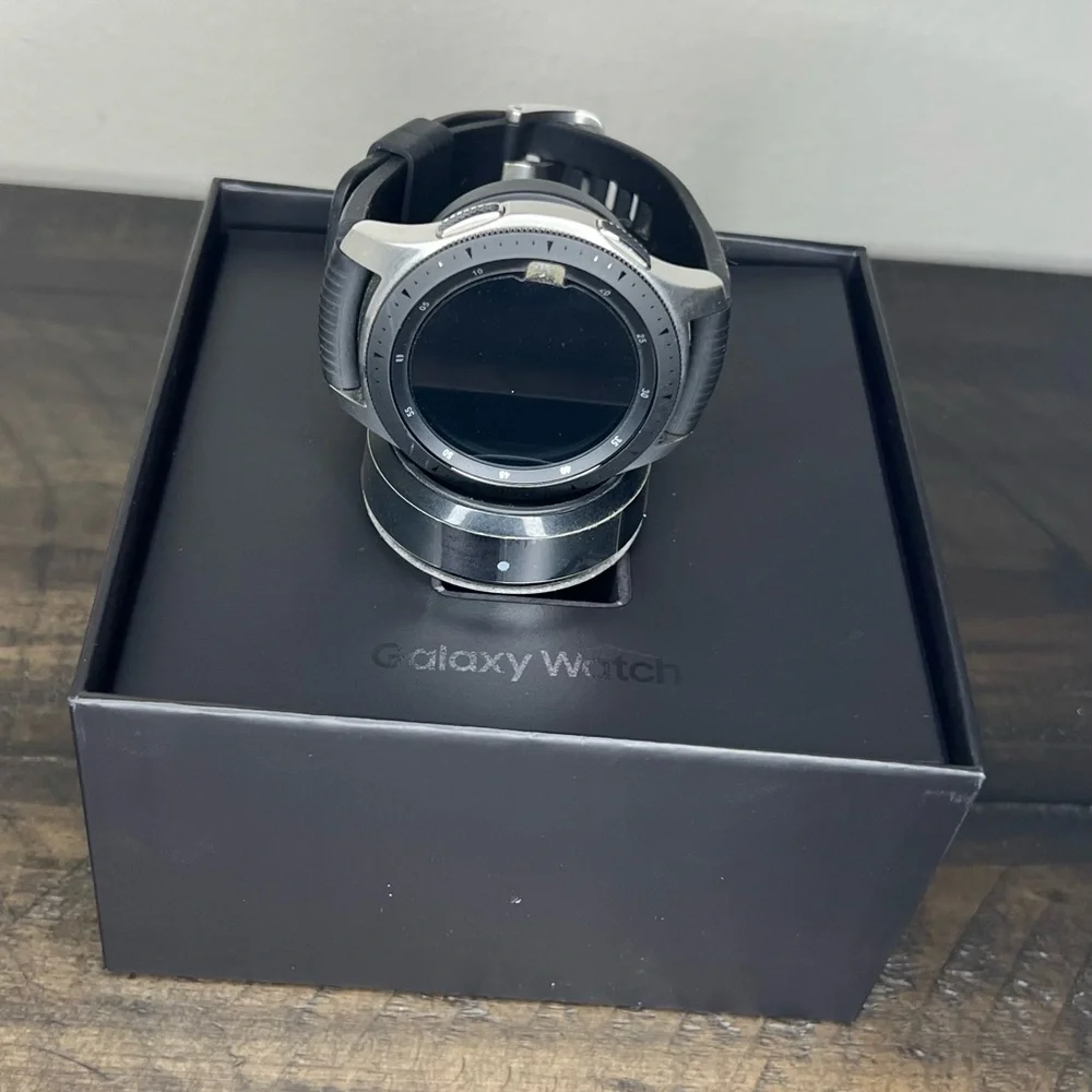 Samsung Galaxy Watch - Silver 46mm | Bluetooth + LTE